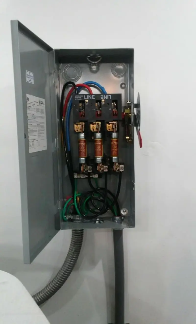Three-phase disconnect switch installed for Electrical Wiring & Rewiring in Olivarez